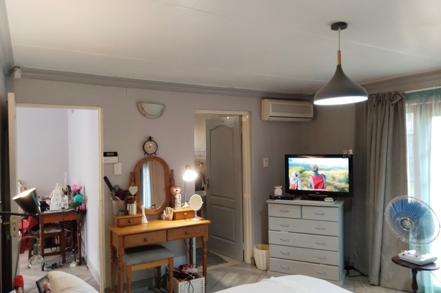 5 Bedroom Property for Sale in Meerhof North West